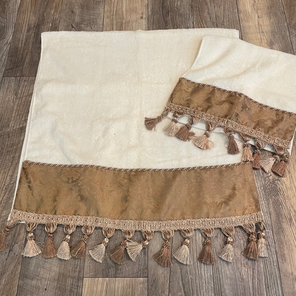 Croscill Home 2pc Decorative Towel Set Cream Gold Damask Tassel Fringe Cotton